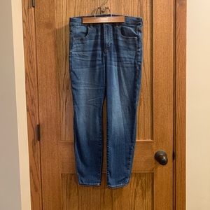 Women’s short cut jean.